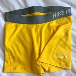 nike booty shorts women